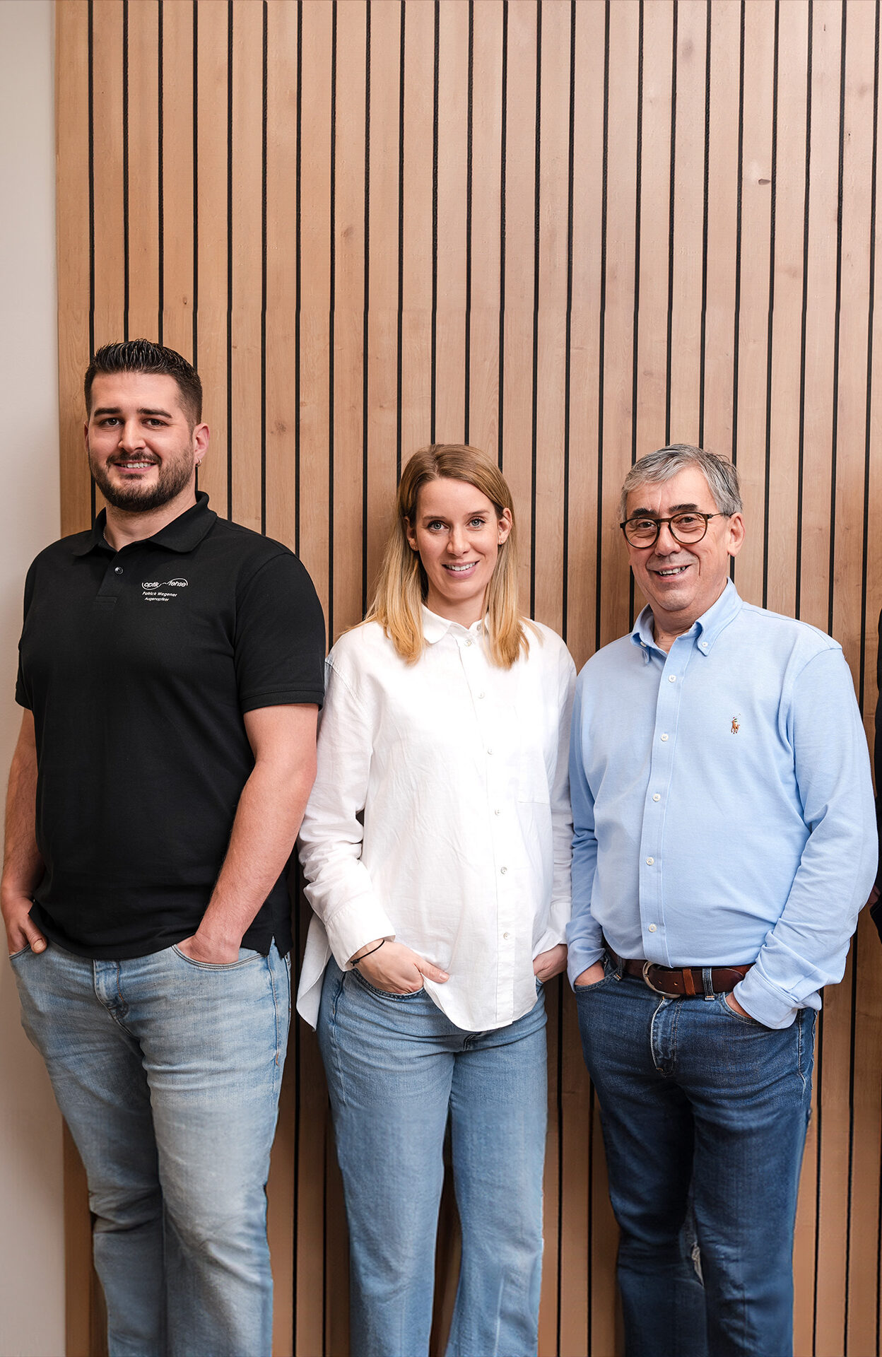 Sämtliche Mitarbeiterinnen und Mitarbeiter in unserem Team sind mindestens ausgebildete Optiker. Außerdem bilden wir uns für Sie technisch und handwerklich laufend fort.